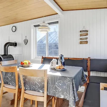 Front In Romo With Wifi Holiday home