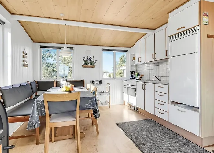 2 Bedroom Beautiful In Ferienhaus