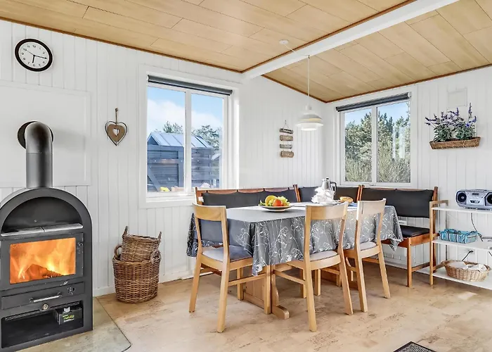 Ferienhaus 2 Bedroom Beautiful In