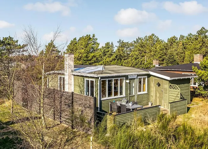 2 Bedroom Beautiful In Ferienhaus