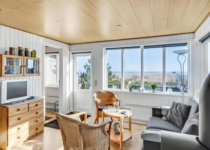 2 Bedroom Beautiful In *