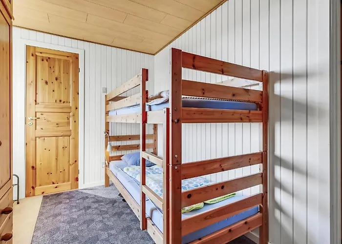 2 Bedroom Beautiful In Prázdninový dům