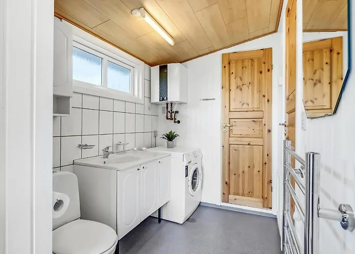 2 Bedroom Beautiful In Ferienhaus *